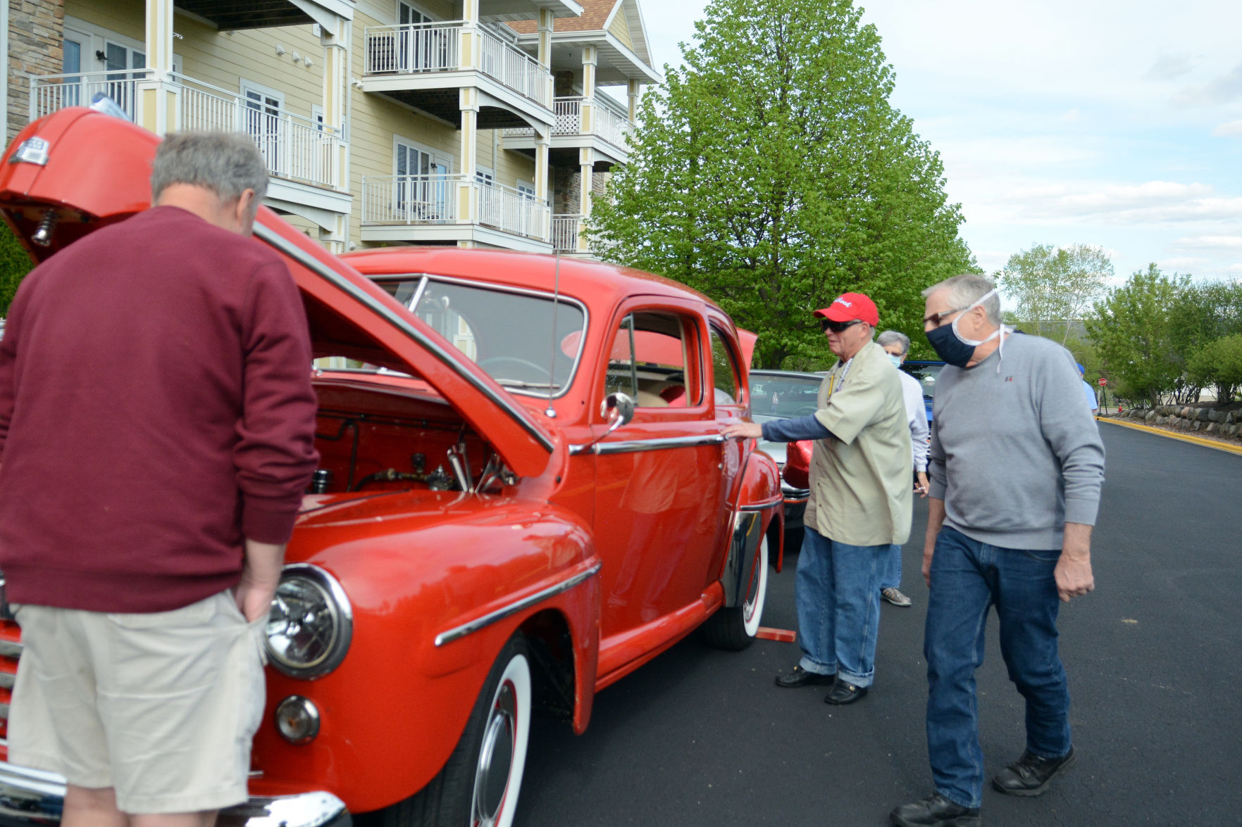 Oak Park Place classic car parade